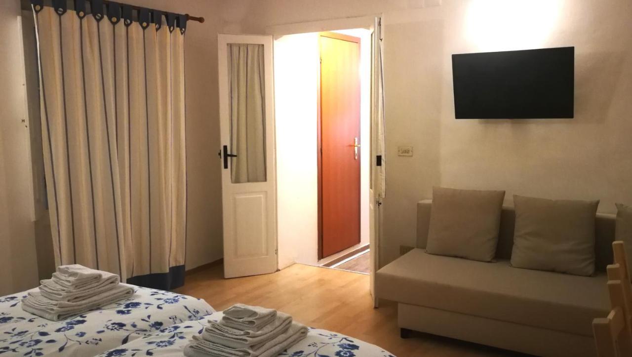 Your Shelter - Private Apartment Bari Bagian luar foto