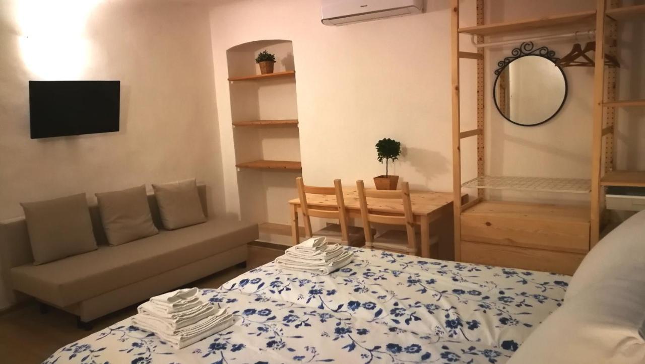 Your Shelter - Private Apartment Bari Bagian luar foto