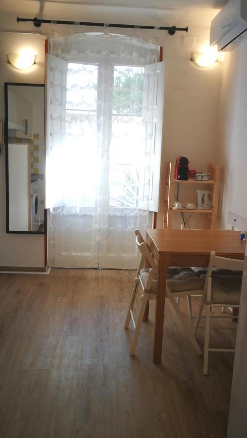Your Shelter - Private Apartment Bari Bagian luar foto