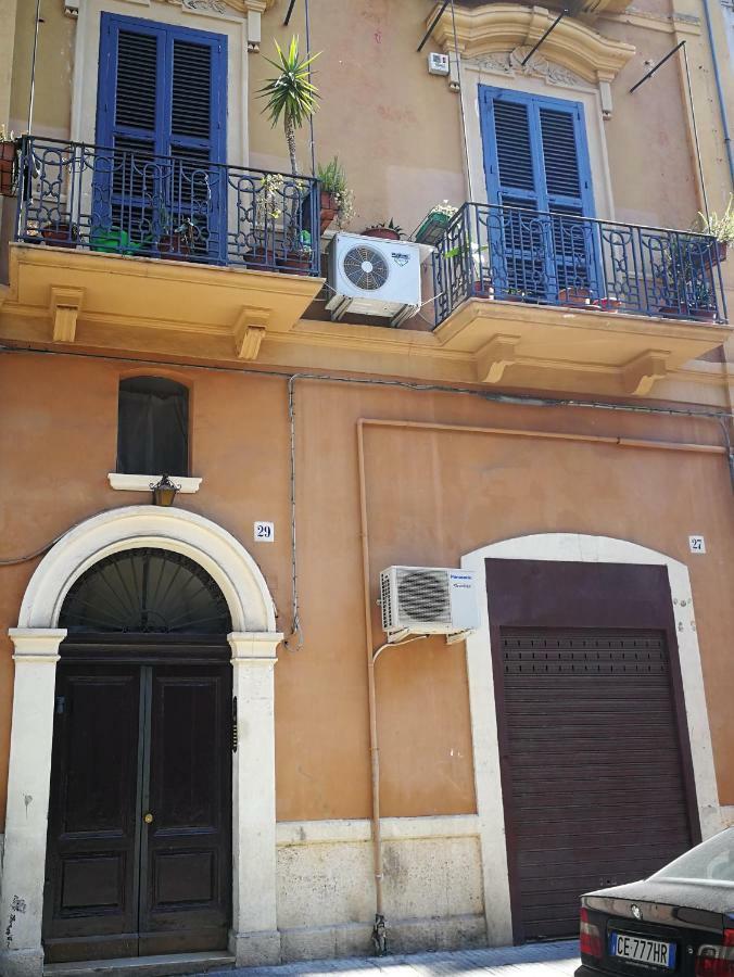 Your Shelter - Private Apartment Bari Bagian luar foto